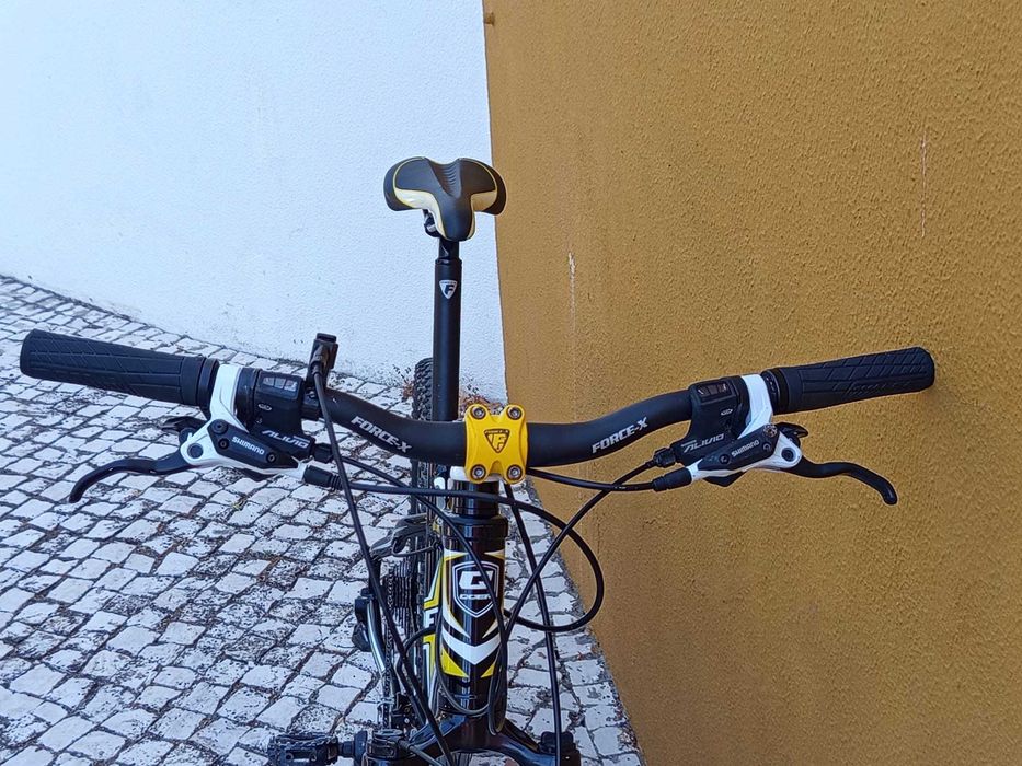 Vendo bicicleta de montanha BH Peak, tamanho-S- 16"