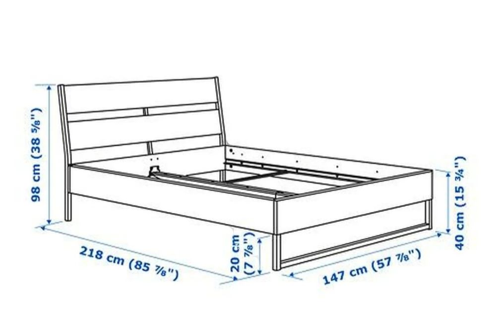 Cama + 2 mesas cabeceiras Ikea