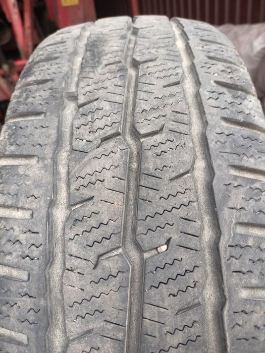Opony 215/70 r15c toyo