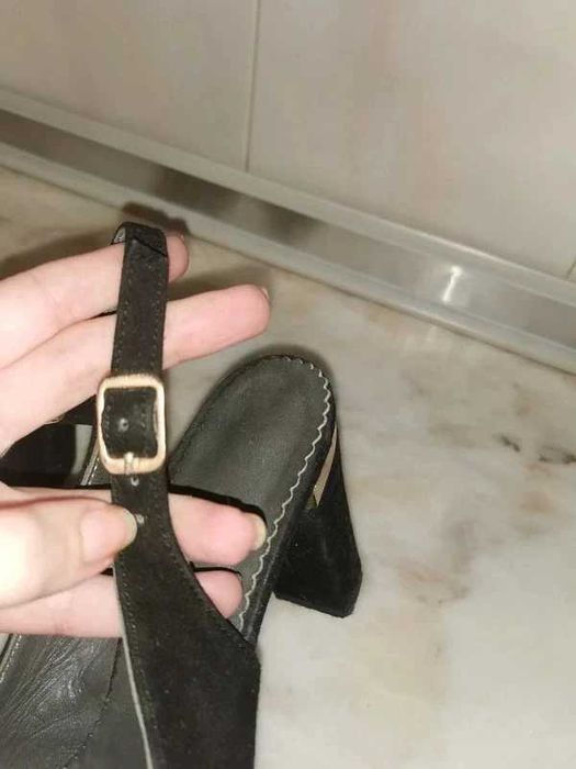 Sandálias em Camurça pretas Tamanho 38