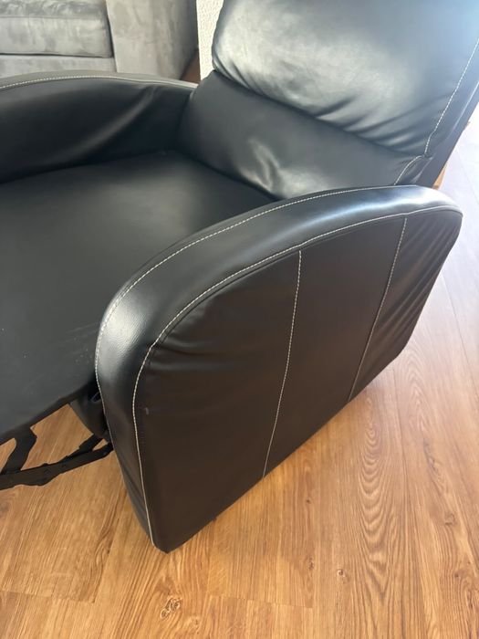 Poltrona / Cadeira de Massagem em Pele – Funcional