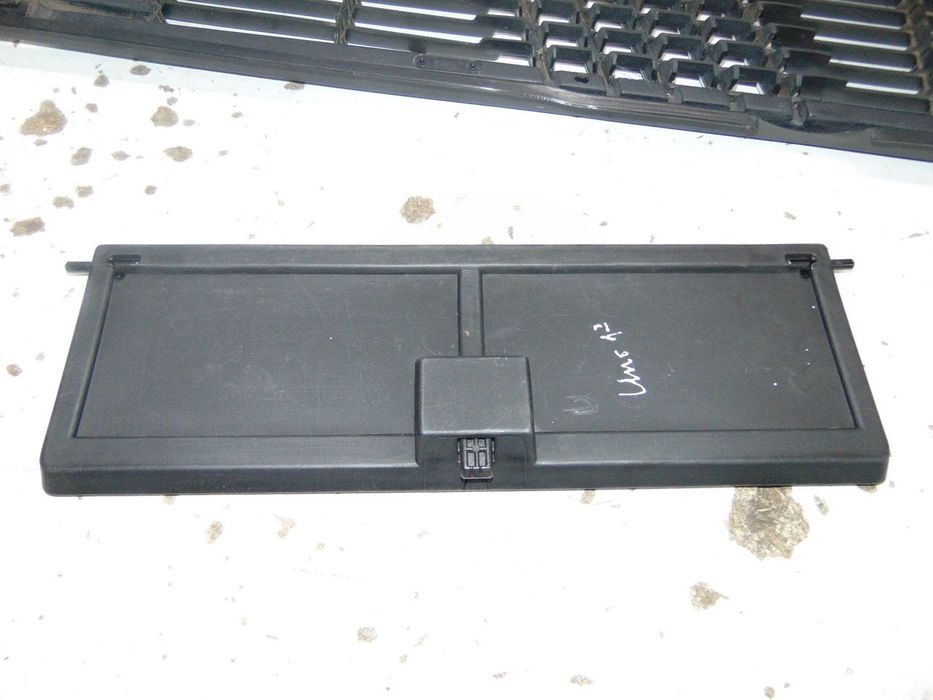 Fiat Uno 1º modelo grelha frontal e tampa porta luvas