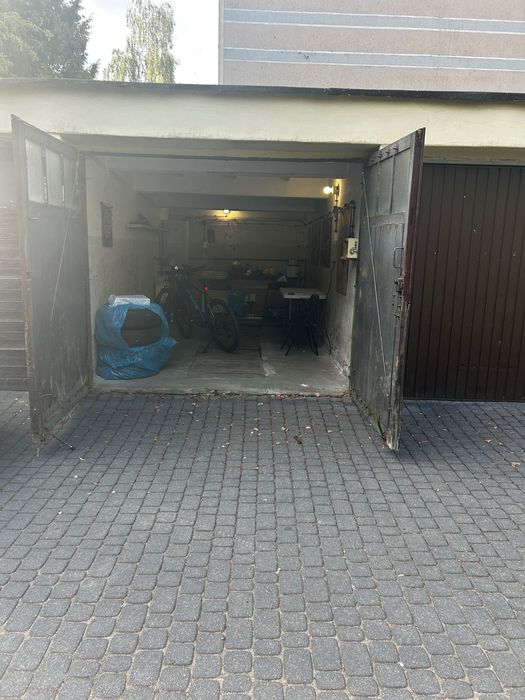 Garaż murowany Antoniukowska 15a