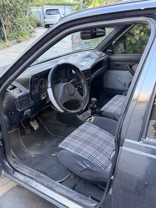 Opel kadett.