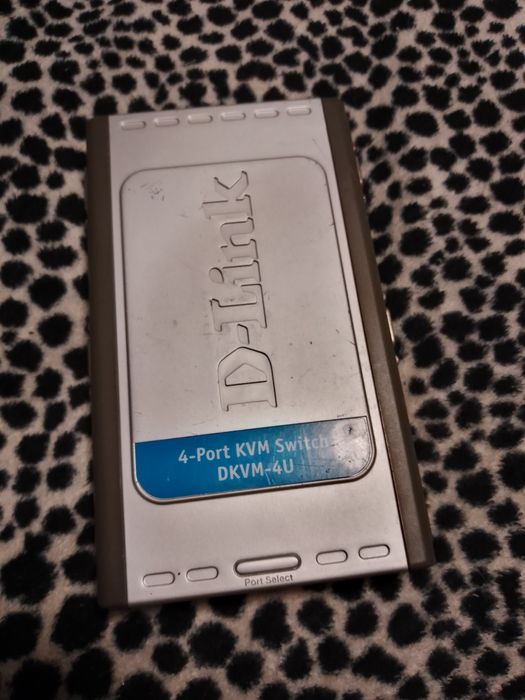 Продам робочий  D-Link 4-Port KVM