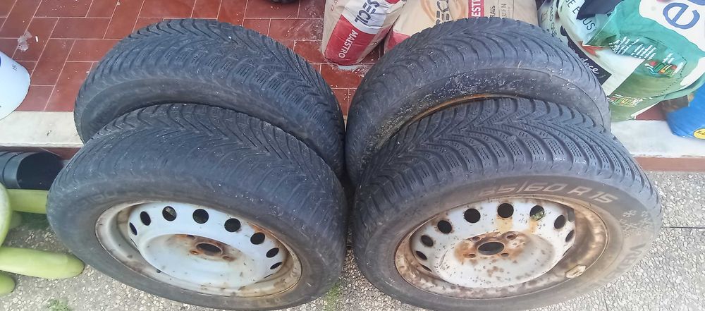 Pneus 195/60 R15/.        185/60 R15
