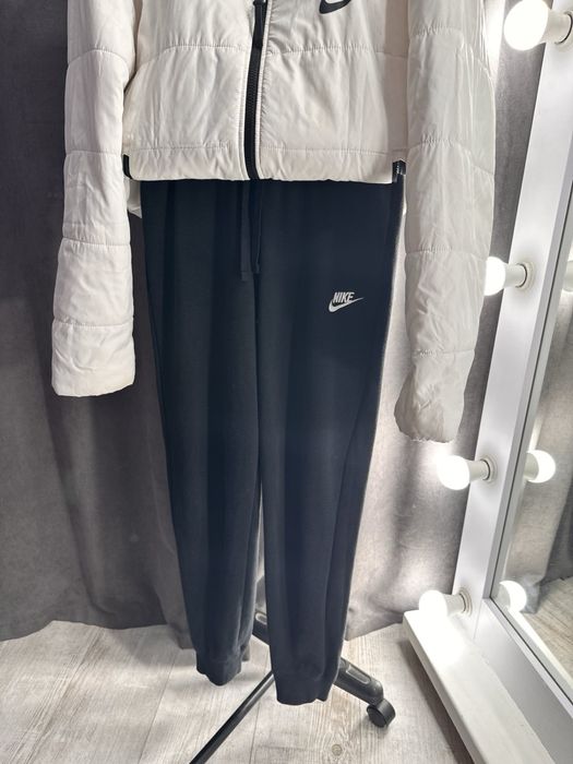 Жіночі спортивні штани Nike, р-р S