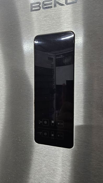 Frigorífico BEKO CN232220X Combinado