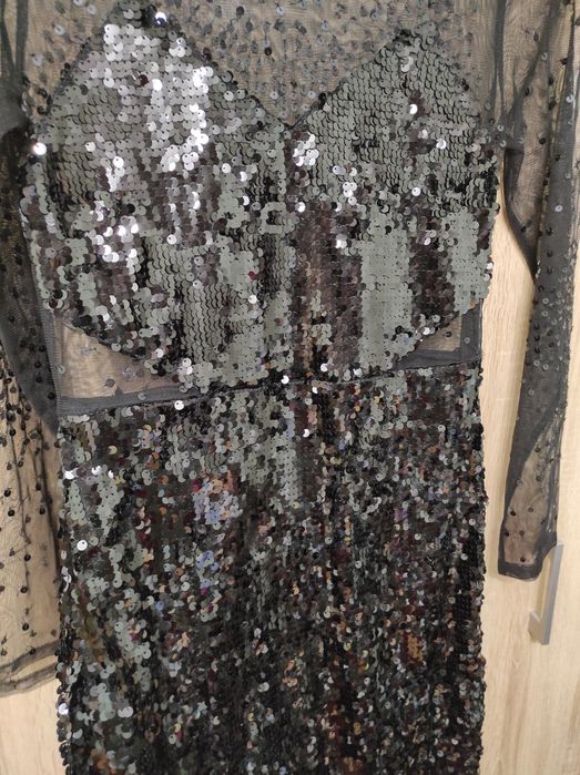 Платье H&M в пайетках, вечернее, 38р