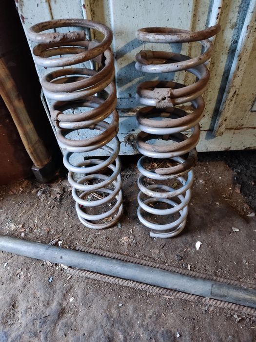 Продам пружини ваз