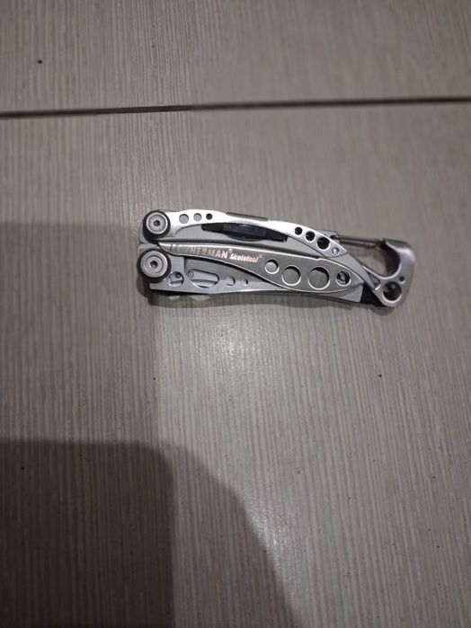 Мультиінструмент Leatherman Skeletool