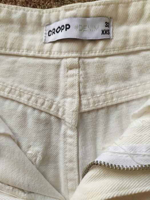 Шорти жіночі білі Cropp 32 (XXS)