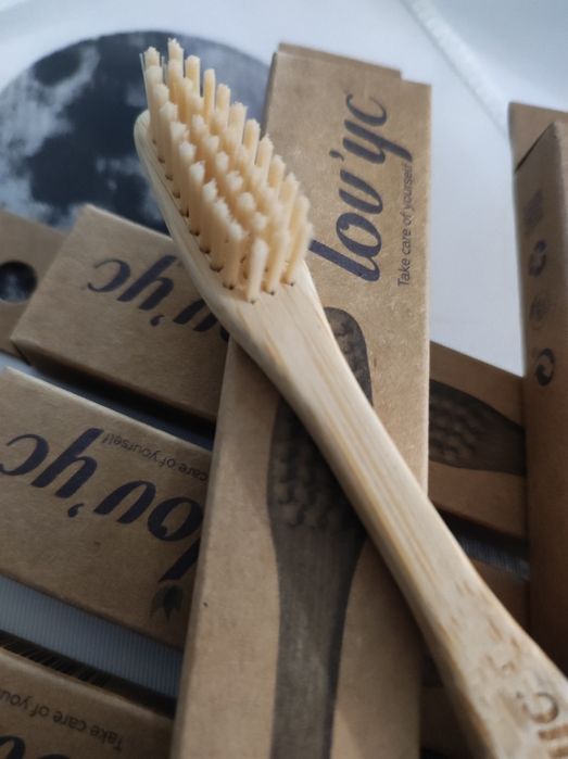 Escova de Dentes de Bambu Naturais