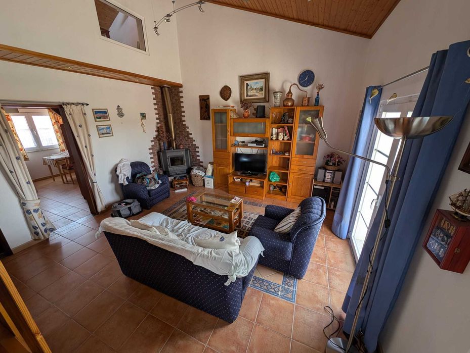 Prédio com 3 Habitações e propriedade em Grândola.