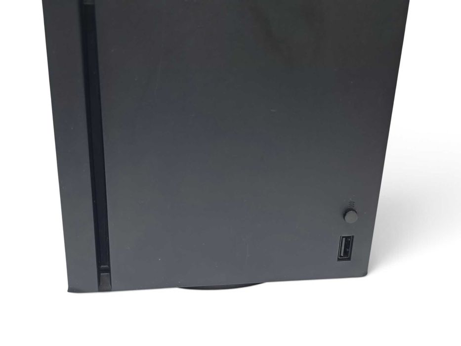 Konsola Xbox Series X + Pad