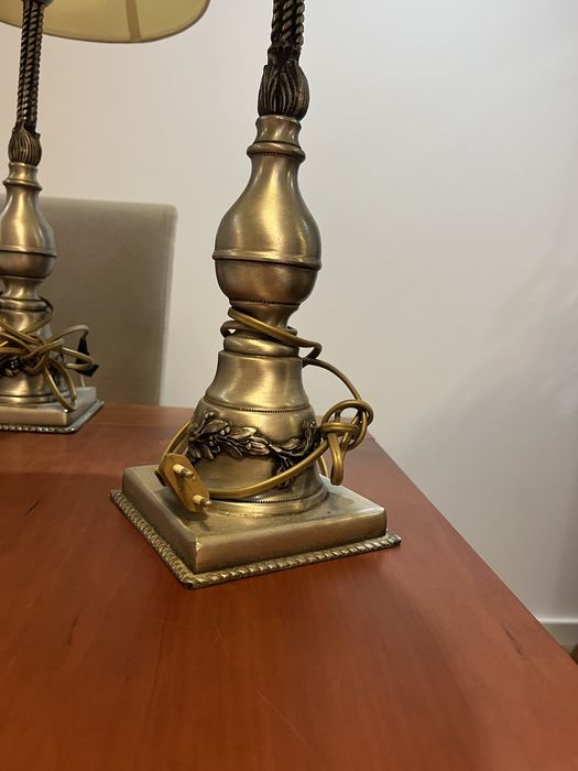 candeeiros de mesa prateados