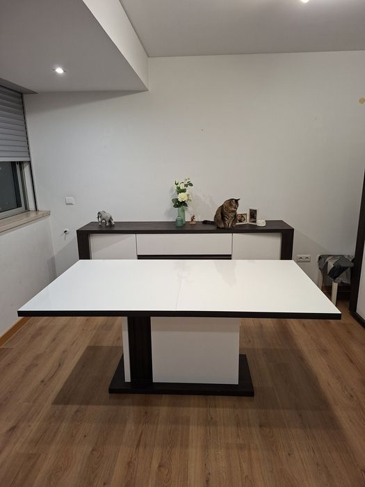 Mesa de Jantar - Coleção Arolla 2025