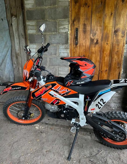 Пит байк 125 кубов.
