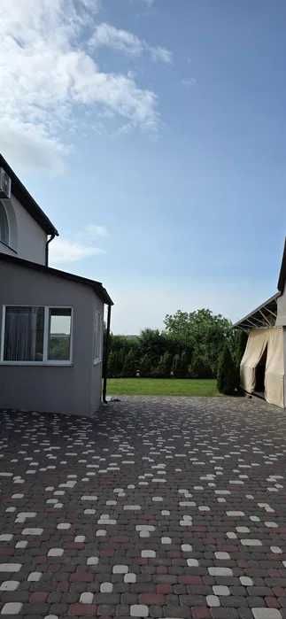 Продам 2х поверховий будинок,Рогань, 182м2 з євроремонтом(код 5325)