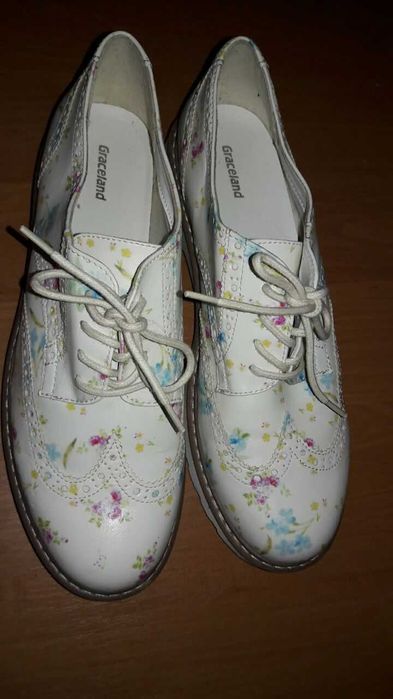 Модні туфельки для створення образу з Аніме новые размер 41