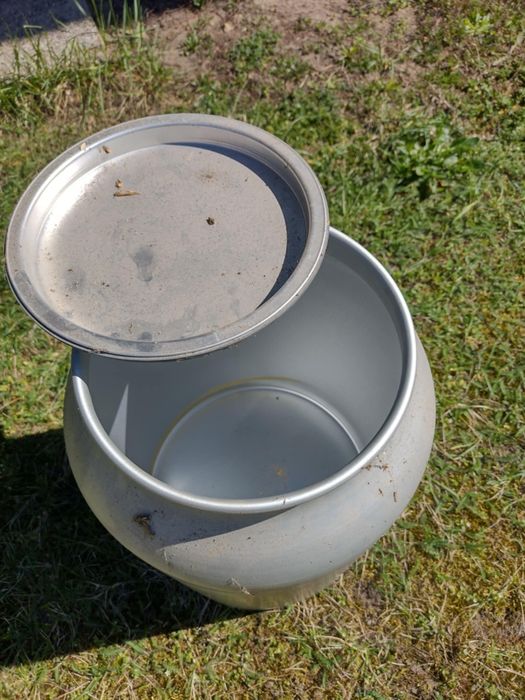 Beczka aluminiowa z pokrywką