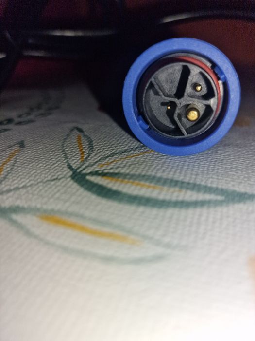 Carregador novo para moto elétrica que tenha a mesma entrada