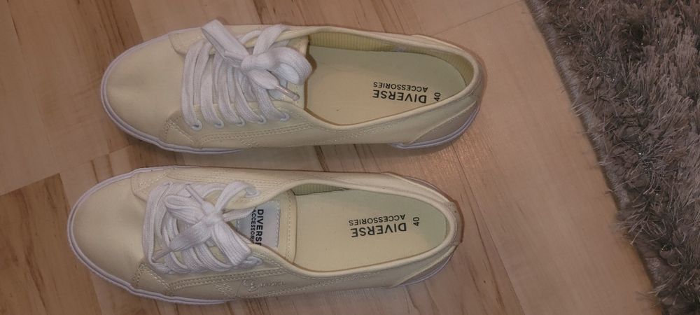 Tenisówki trampki diverse 40