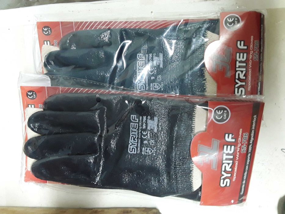 Luvas de trabalho e jardim