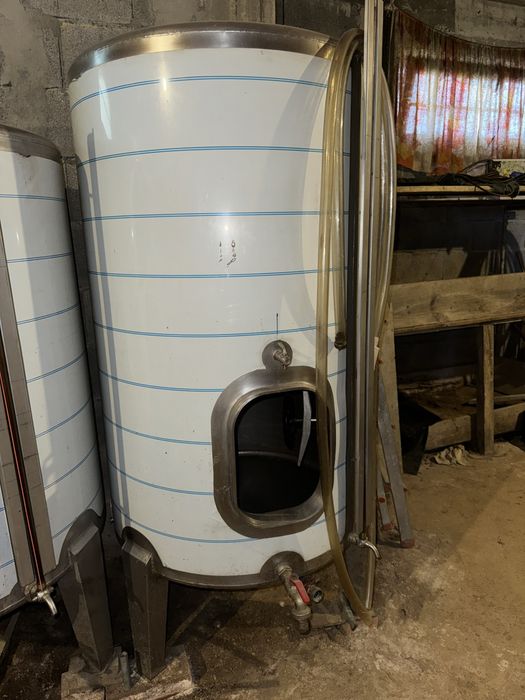 Cuba / reservatório para vinho