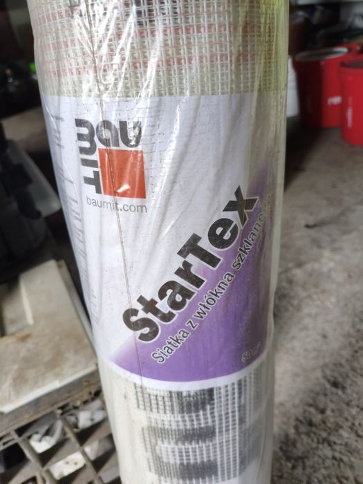 Siatka elewacyjna bau mit