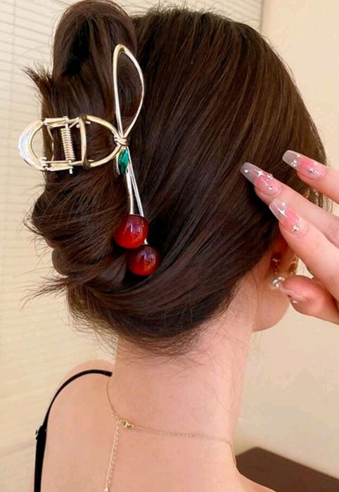 Klamra motylek z kryształkami