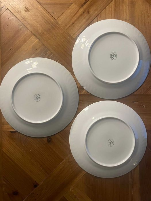 1 Prato raso + 3 pratos sobremesa porcelana branca Vista Alegre Sagres