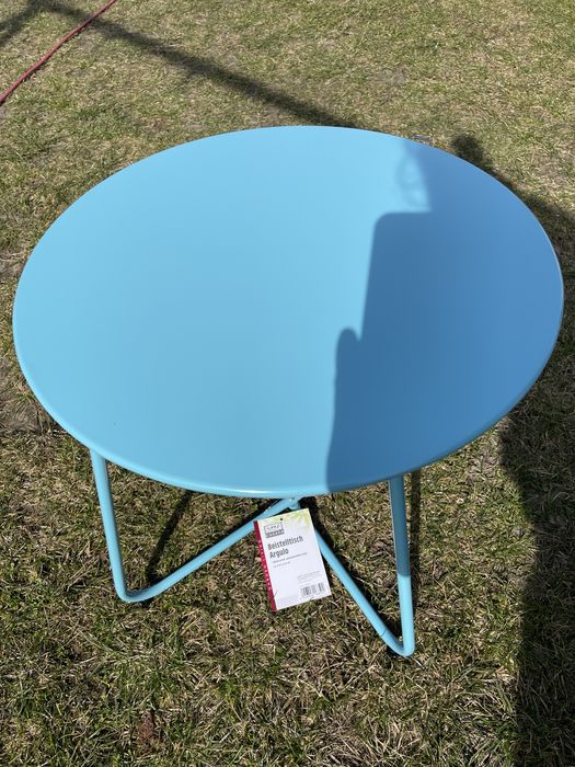 Kawowy stolik metalowy