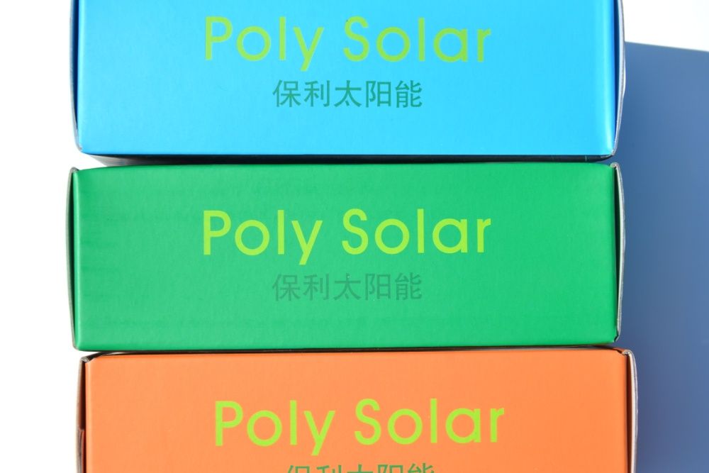 Фонарь. Фонарик на солнечной батареи+зарядное