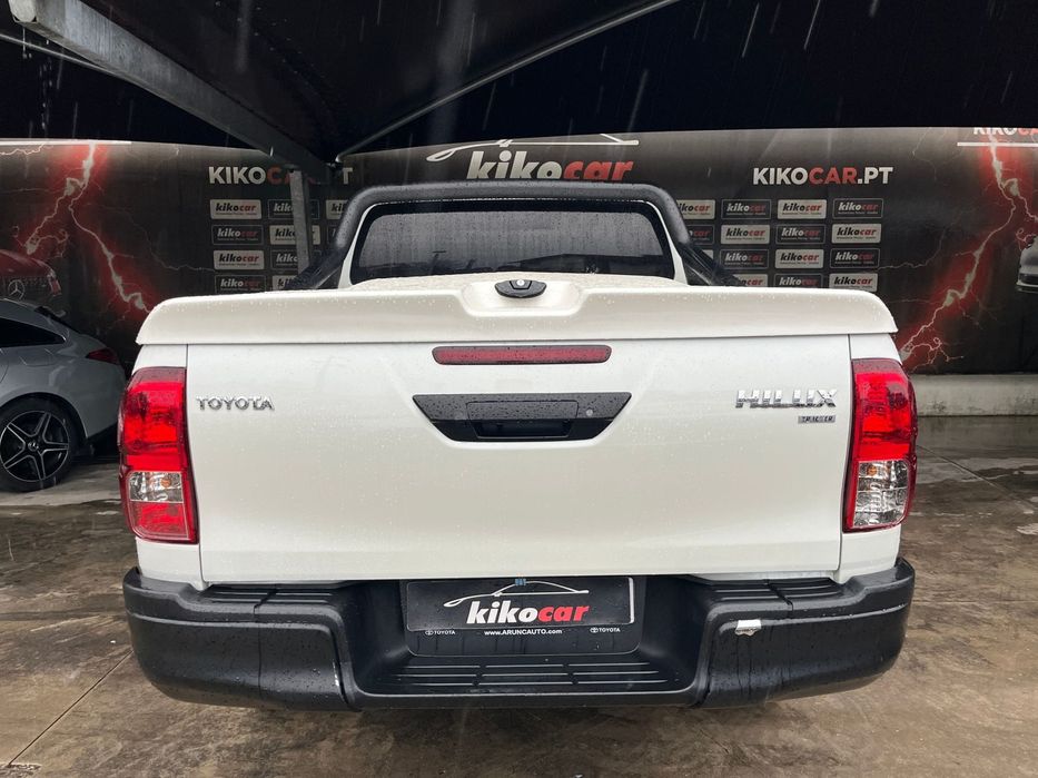 Toyota Hilux 2.4 D-4D 4WD CD Tracker
