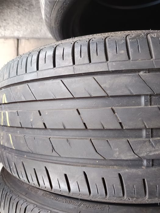 Opony 225/30 R20 nexen