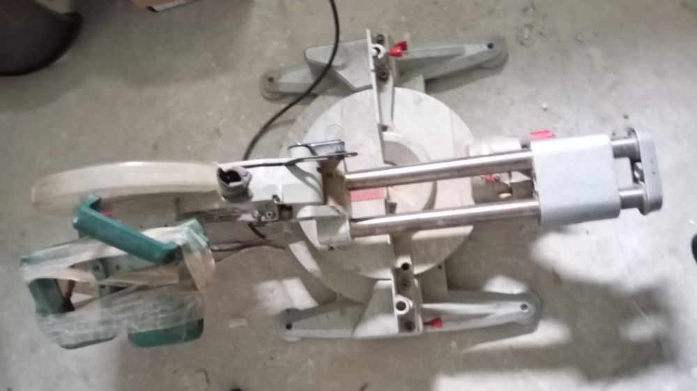 Продам пилу (торцовка)