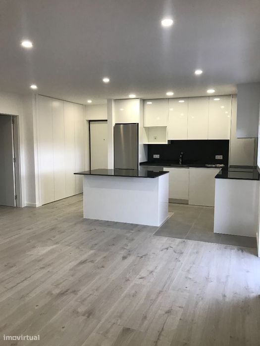 Apartamentos T2 Novos Com Garagem Para 2 carros   210.000