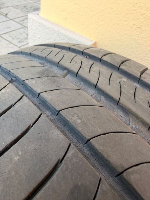 Pneu Michelin 205/55 R16 91V – Muito bom estado