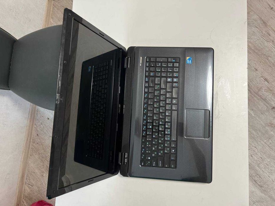 Ноутбук 17,3 ASUS A72J intel Core i3 4*2,53GHz