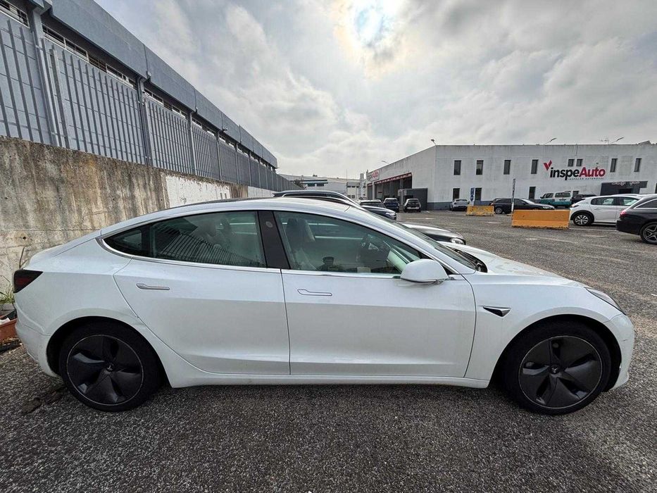 TESLA MODEL 3 - Aluguel TVDE LISBOA (UBER/BOLT) Black - 24h (ELÉTRICO)