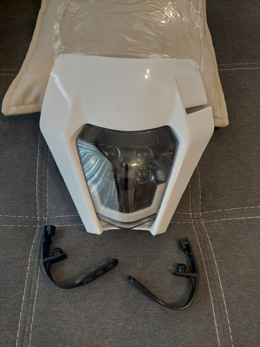 Farol JFG RACING para Moto KTM