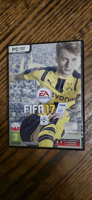 Pudełka z płytami po grach