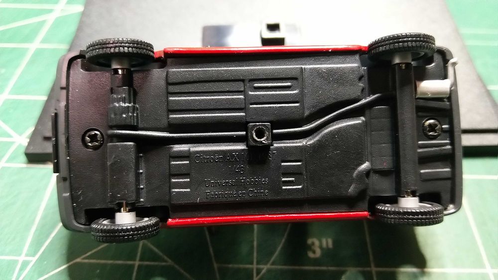 Citroen AX 1.0 E (1987) - Miniatura escala 1/43 da Universal Hobbies