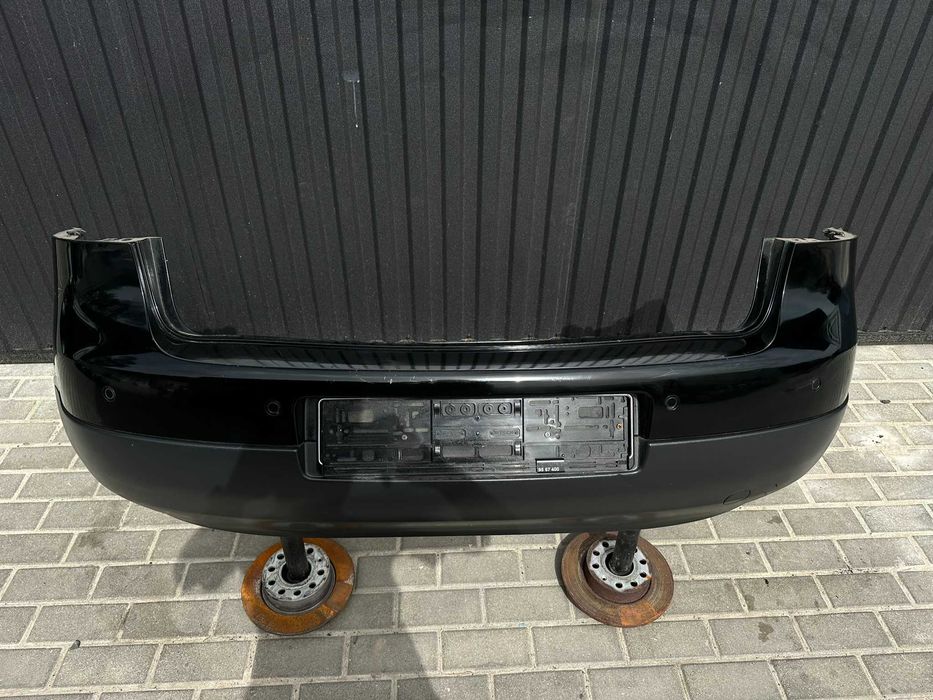 Бампер задній хетбчек Golf 5 бампер чорний Фольксваген Гольф 5 L041