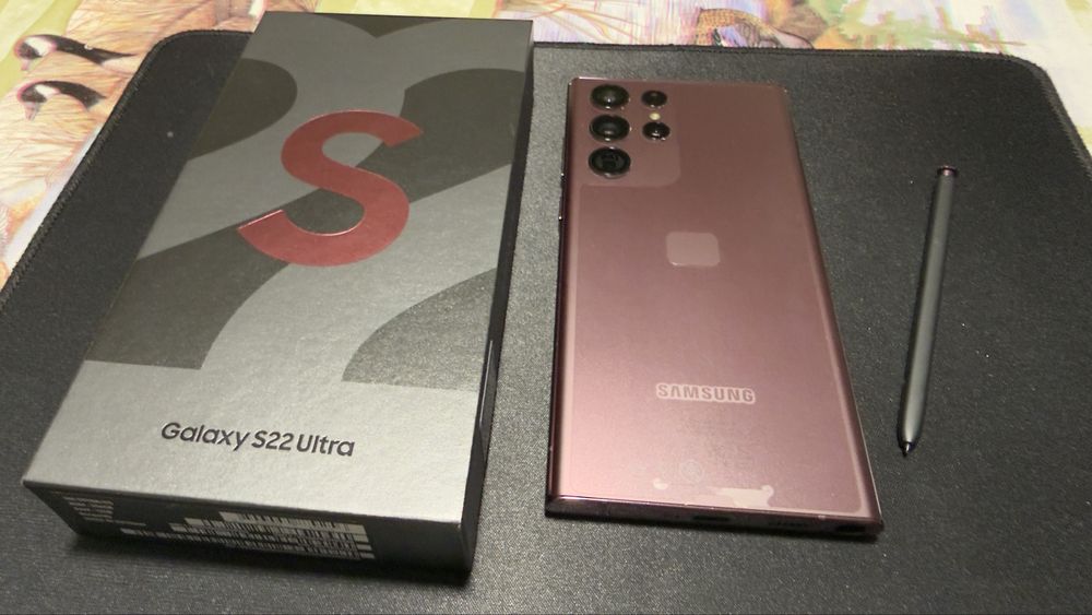 Vendo tlm Samsung S22 Ultra  de 256Gb como Novo!!
