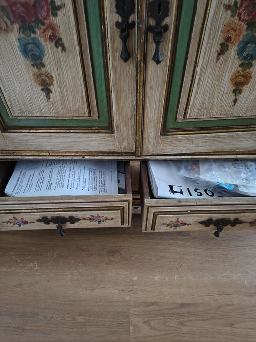 Sapateira pintada à mão estilo D. Maria