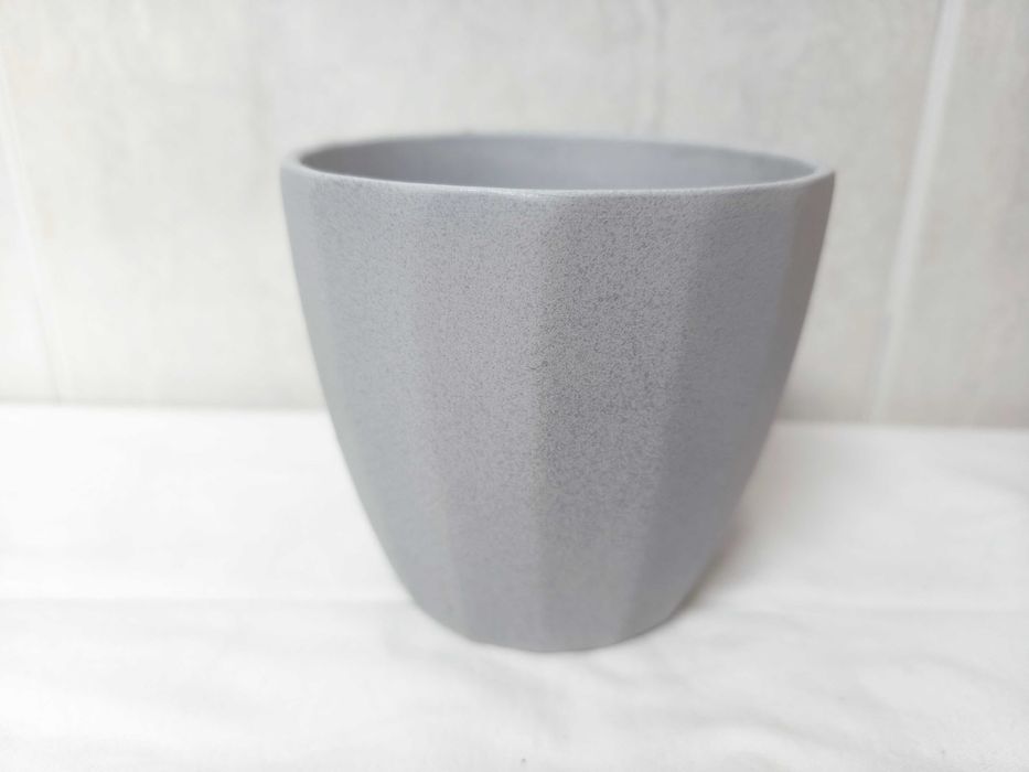 Vaso cinzento como novo