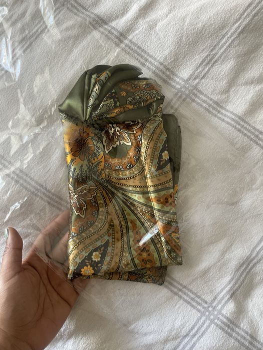 Lenço boho verde e dourado grande NOVO Shein