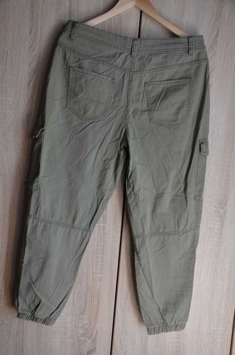 Spodnie jeansy zielone khaki bojówki 40 L New Look